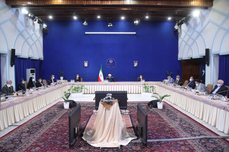 انتخابات به یک مفهوم از ارکان نظام است/ انقلابی بودن یعنی اهداف مهم را از یاد نبردن؛ نباید به خاطر انتخابات اهداف بلند نظام را فدا کنیم/ همه باید تلاش کنیم با رفتارمان به اسلام لطمه نزنیم/ جمهوریت و اسلامیت دو پایه مهم نظام است که همه باید برای حفظ آن تلاش کنیم/  در انتخابات باید فضا را برای مردم بازکنیم، طرد کردن مردم هنر نیست/ بیخودی برای کاهش مشارکت مردم در انتخابات علت درست نکنیم، مشکلات اقتصادی دلیل اصلی کاهش مشارکت نبوده است/ همه باید منتخب مردم درانتخابات ریاست جمهوری را یاری کنیم/ برای مبارزه با فساد هیچ راهی جز شفافیت وجود ندارد، این دولت در مبارزه با فساد و شفافیت  اقدامات مهم و بزرگی انجام داده است/ حقوق ملت را این دولت تامین و از آن دفاع کرده است/ انتقال دولت باید با آرامش کامل انجام شود
