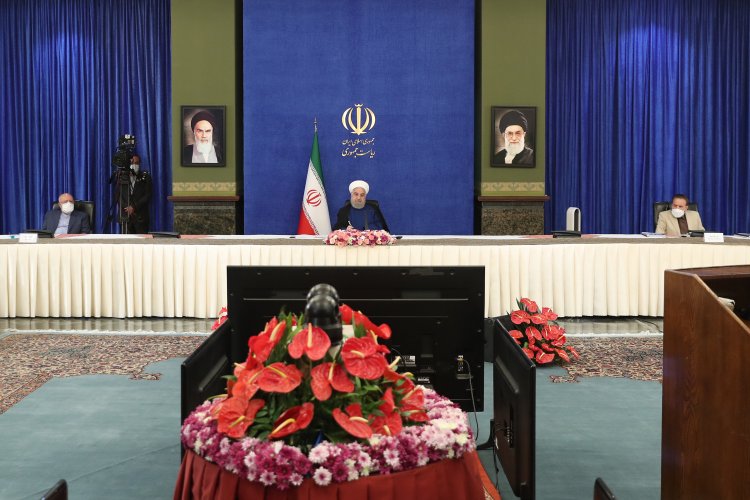 رسیدن به معیار 95درصد در زمینه گازرسانی کشور، افتخار آمیز است/ حقوق ملت در بخش نفت و گاز بیش از هر زمان دیگری در دولت تدبیر و امید تامین شده است/ این دولت در اقدامات خود توجه ویژه ای به موضوع محیط زیست داشته است/ خودکفایی در تولید بنزین و گازوئیل از افتخارات دولت یازدهم و دوازدهم است/ قول امام برای رایگان شدن آب و برق در این دولت محقق شد/ در دولت تدبیر و امید مدرسه کپری برای همیشه از بین رفت/ اگر برخی مسائل، تشریفات و بروکراسی‌ها نبود، تحریم امروز تمام شده بود