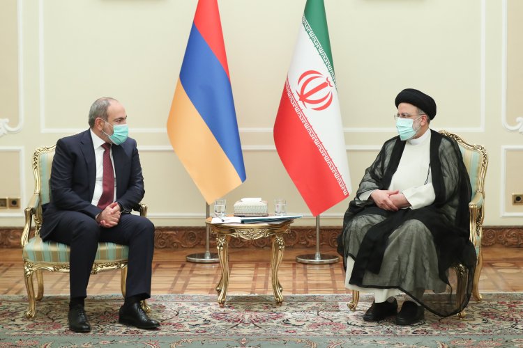 ایران برای تعمیق صلح و ثبات در منطقه از هیچ تلاشی دریغ نمی کند/ با همکاری یکدیگر گام های بلندی در جهت منافع دو کشور و دو ملت بر می داریم

