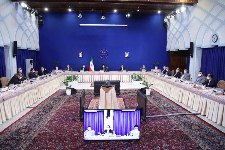 موافقت دولت با واردات تخم مرغ نطفه دار گوشتی توسط شرکت پشتیبانی امور دام کشور/ تنقیح مصوبات مربوط به صنایع کوچک و شهرک‌ها و نواحی صنعتی/ اصلاح آیین نامه اجرایی مربوط به تخصیص اعتبارات پیش بینی شده در قوانین بودجه سنواتی برای پرداخت تسهیلات از طریق بانک‌های عامل و صندوق‌های حمایتی

