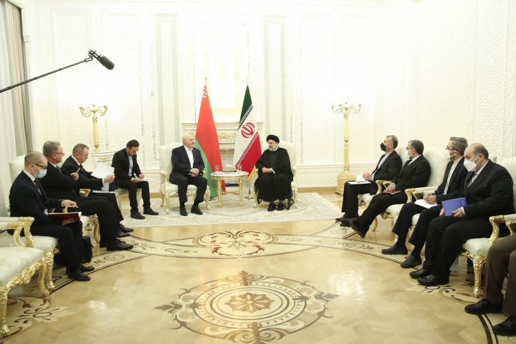 اولویت دولت من اقتصادی است و به دنبال توسعه مناسبات اقتصادی در منطقه هستم/ تکمیل پروژه های مشترک ایران و بلاروس می تواند روند گسترش تعاملات اقتصادی را تسریع کند/ به وزرای اقتصادی و فنی دستور داده ام پیگیر اجرای توافقات مشترک باشند

