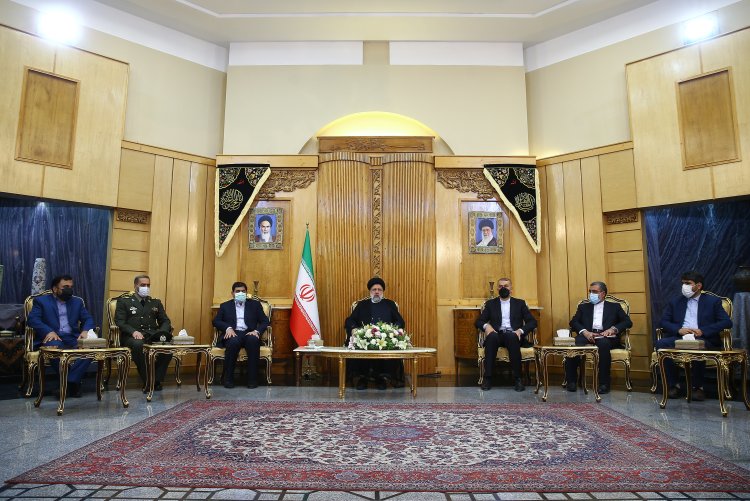 عضویت دائم ایران در سازمان همکاری شانگهای یک موفقیت دیپلماتیک بود/ یکی از ابعاد سفر به تاجیکستان اجرایی کردن سیاست خارجی دولت در زمینه دیپلماسی اقتصادی و سیاست همسایگی بود/ در نشست مربوط به افغانستان در حاشیه اجلاس شانگهای نسبت به مواضع ایران درمورد این کشور اجماع منطقه ای ایجاد شد

