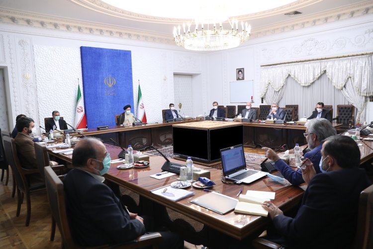 تداوم همکاری مؤثر تیم اقتصادی دولت برای ایجاد آرامش در بازار و تثبیت قیمت‌ها ضروری است
