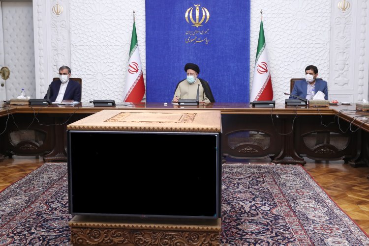 تامین ارز مورد نیاز جهت تامین دارو و مواد اولیه آن/ گزارش وزیر بهداشت از تلاش سودجویان برای بی ثبات جلوه دادن بازار دارو/ ارائه پیشنهادات وزارت امور اقتصادی در زمینه تقویت صندوق تثبیت بازار

