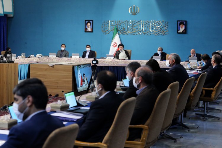 دستگاه‌های نظارتی پشت پرده گرانی‌های اخیر را بررسی و عوامل آن را شناسایی کند/ یک ساعت تعلل هم درجلوگیری از واردات کالاهای غیرضروری جایز نیست/ مسئولان اجرایی تلاش کنند با اقدامات به موقع و کارآمد مردم را امیدوار کنند
