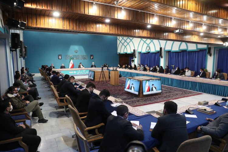 پیشرفت متوازن و عادلانه همه مناطق کشور ضرورت دارد/ با جدیت انضباط نظام بانکی را دنبال می‌کنیم/ باید دغدغه دانشجویان درباره آینده شان برطرف شود