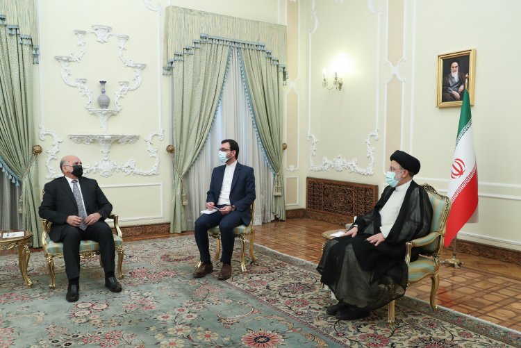 تهران خواهان عراق قوی، باعزت و متحد است/ ایران برادری خود را نسبت به همسایگان بخصوص عراق در دوران سختی و در عمل ثابت کرده است/ اجرایی شدن سریع راه آهن شلمچه- بصره و تسهیل و تکریم زائران منافع اقتصادی و اجتماعی دو ملت را تأمین می‌کند 
