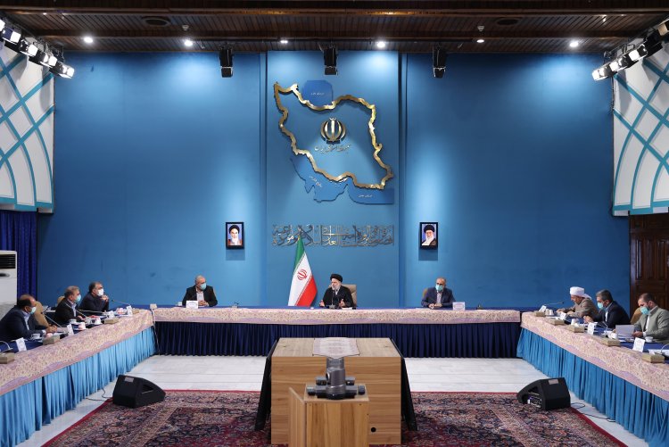 تقدیم 11 هزار شهید اهل سنت در دفاع مقدس گواه تدین و دلدادگی ایشان به انقلاب اسلامی است/ تنوع اقوام و مذاهب در کشور را مزیت و فرصتی برای جمهوری اسلامی می‌دانیم/ پیشرفت کشور در گرو همراهی و همدلی است
