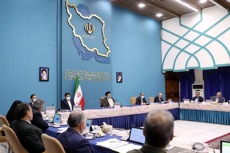 جهاد تبیین و آگاهی‌بخشی از ماموریت‌های مهم امروز دغدغه‌مندان و دوست‌داران کشور و نظام اسلامی است/ متولیان امنیت با کمک مردم مجال اخلال در نظم جامعه را از اخلالگران سلب و همه توان خود را برای ایجاد فضای مناسب برای کار و زندگی شهروندان به کار گیرند/ دشمن از پیشرفت‌های کشور لطمه خورده و می‌خواهد در این مسیر اخلال ایجاد کند لذا باید با کار مضاعف دشمن را مایوس و مردم را امیدوار کرد
