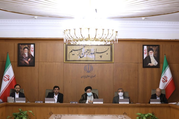 تصویب آیین‌نامه اجرایی طرح ارتقای مشارکت فعالان اقتصادی در زنجیره تولید بین‌المللی/ موافقت با آیین‌نامه اجرایی تسهیل سرمایه‌گذاری و توسعه صادرات شرکت‌ها و مؤسسات دانش‌بنیان 

