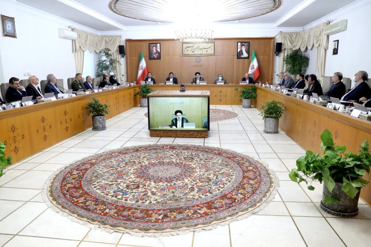 دشمن زخم خورده از انقلاب اسلامی با تدارک جنگی ترکیبی به منظور مختل کردن پیشرفت‌های کشور به میدان آمده است/ حمایت از آشوبگران و تروریست‌ها به نفع آمریکایی‌ها و کشورهای غربی نیست/ تاکید بر لزوم اطلاع‌رسانی هوشمندانه در برابر ادراک‌سازی دشمن از طریق ارائه روایت‌های دروغین