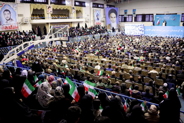 کردستان دیار مجاهدت‌های خاموش و شاهد ایثار و فداکاری‌های مردم و دلدادگان انقلاب اسلامی است/ تکمیل سریع پروژه آبرسانی به سنندج از مصادیق تلاش مجاهدانه و قابل الگوگیری در عرصه‌های دیگر است/ کینه دشمن به دلیل حرکت پرشتاب ملت در مسیر پیشرفت است، اما دشمن بداند از این مسیر باز نمی‌گردیم
