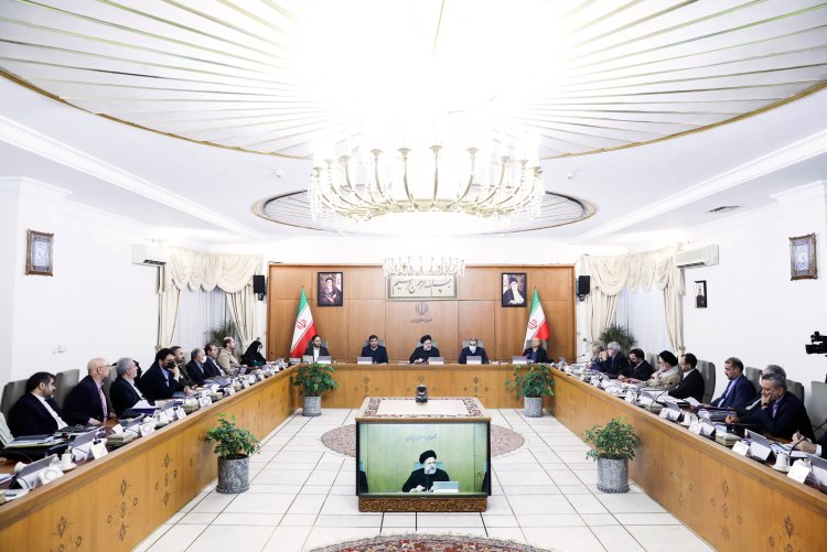 اقدام نشریه فرانسوی، گواه ناامیدی آنها از به ثمر رسیدن توطئه آشوب در کشور است/ سخنان رئیس جمهور آمریکا نوعی بازگشت به فرهنگ دوران استعمارگری است/ گرامیداشت یاد شهدای پرواز 752 و سالروز قیام 19 دی