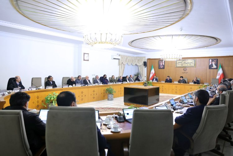 ماموریت وزارت صمت و بازرسی ریاست جمهوری برای نظارت بر واگذاری خودرو به دستگاه‌ها/ وزیر ارتباطات دغدغه‌های مردم در زمینه مشکلات فضای مجازی را با فوریت پیگیری و رفع کند/ موضوع مسکن همواره برای دولت مهم بوده و جلسات هفتگی آن بطور مرتب برگزار شده است