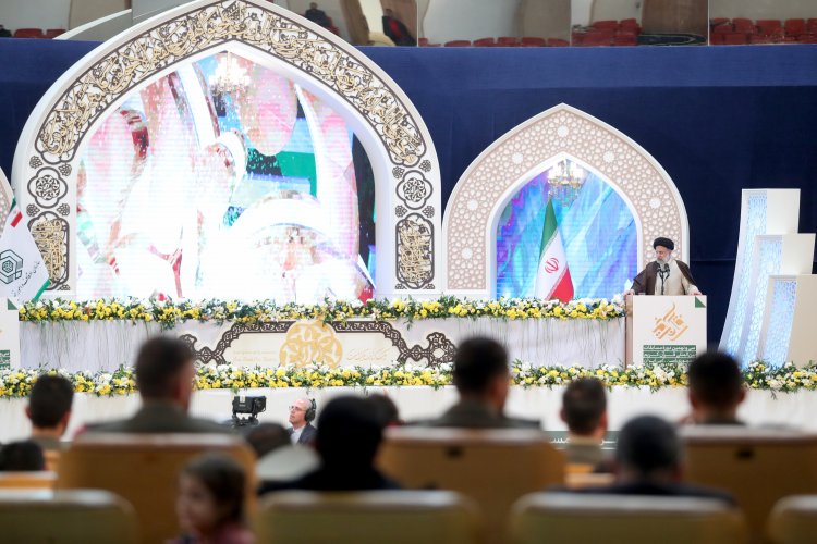 رمز وحدت، عزت و اقتدار و نیز عامل نجات‌بخش جامعه اسلامی ما توجه به قرآن است/ دشمن تلاش دارد استیصال خود از ضربه زدن به جامعه اسلامی را با اهانت به قرآن نشان دهد/ مسابقات قرآنی باید منشأ نوگرایی در زمینه ترویج فرهنگ قرآنی در کشور باشد
