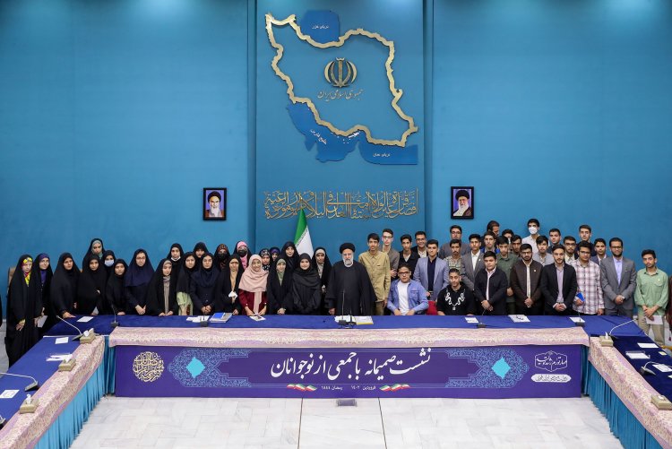 نشست رمضانی با جمعی از نوجوانان