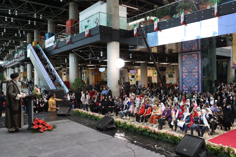 دختران کشورمان با ارتقای توانمندی‌ها، نقش بیشتری در پیشرفت ایران اسلامی ایفا کنند/ برخلاف مدعیان حقوق زنان، اسلام برای زنان حقوق و جایگاه شایسته و واقعی قائل است