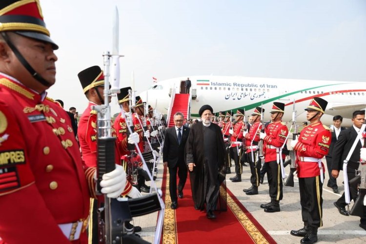 دکتر رئیسی وارد جاکارتا شد 
