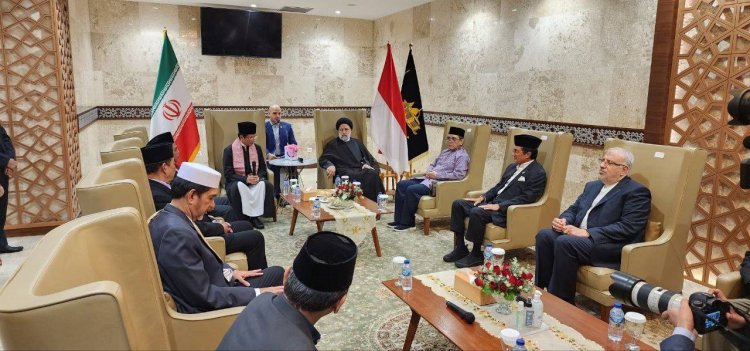 دیدار روسای سازمان‌های اسلامی اندونزی با رئیس جمهور در مسجد استقلال جاکارتا
