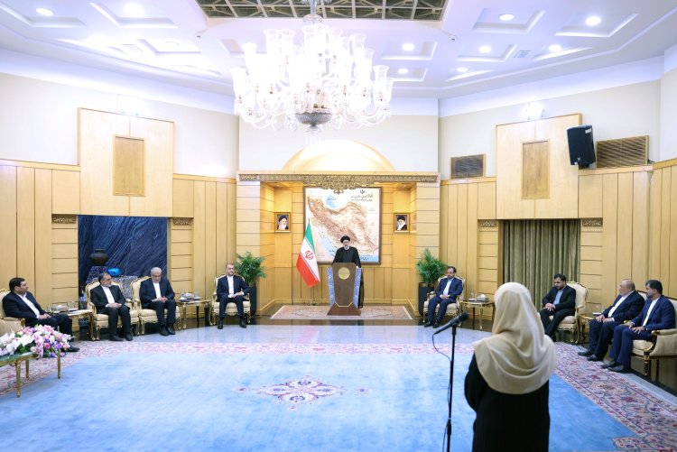 سیاست خارجی ایران جامع، متوازن و بر اساس همگرایی و چندجانبه‌گرایی اقتصادی است/ مسئولین عالی اندونزی برای گسترش همه جانبه روابط با ایران اراده جدی دارند/ اعتماد میان کشورها برای همکاری با ایران به شکل مطلوبی رو به افزایش است
