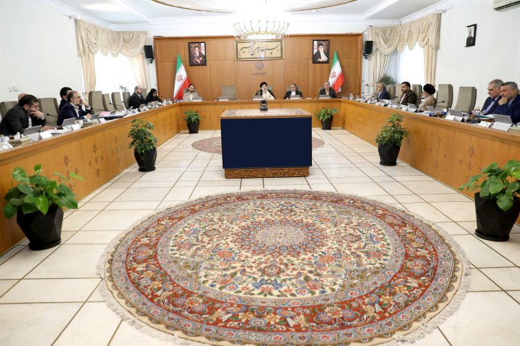 قدردانی دکتر رئیسی از تلاش‌ها برای آزادی دیپلمات کشورمان پس از 5 سال بازداشت غیرقانونی/ گزارش رئیس سازمان برنامه و بودجه از آخرین اصلاحات لایحه برنامه هفتم
