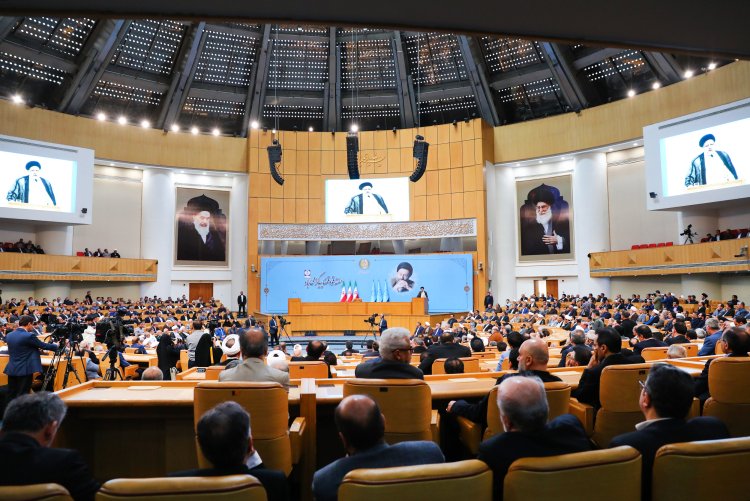 شهید بهشتی در مدت کوتاه مسئولیت خود منشاء آثار بزرگی در دستگاه قضایی شد/ همایش گرامیداشت هفته قوه قضائیه تجلی همصدایی، همراهی و همدلی تمام قوا را به همراه دارد/ سقف همکاری دولت و قوه قضائیه تلاش برای کاهش ناهنجاری‌های اقتصادی، اجتماعی و فرهنگی است