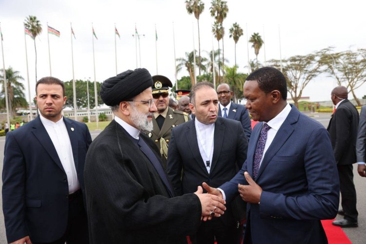دکتر رئیسی «نایروبی» را به مقصد «کامپالا» ترک کرد
