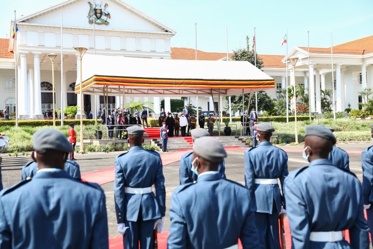 استقبال رسمی رئیس جمهور اوگاندا از دکتر رئیسی

