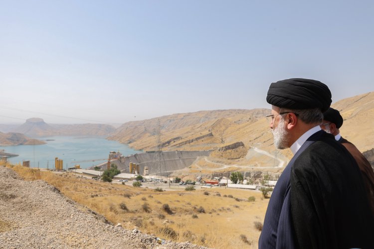 دکتر رئیسی سد چمشیر را افتتاح کرد

