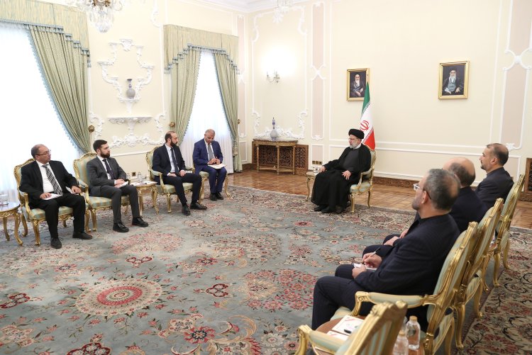 دکتر رئیسی: امیدواریم مذاکرات بین ارمنستان و آذربایجان باعث استقرار و تقویت صلح، امنیت و آرامش هر چه بیشتر در منطقه شود/ ایران از حق حاکمیت و تمامیت ارضی تمام کشورهای منطقه حمایت می‌کند/ وزیر خارجه ارمنستان: روابط با ایران برای ارمنستان بسیار پراهمیت است
