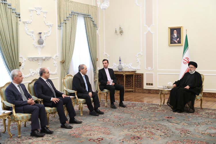 پیام مهم دیدار روسای جمهور ایران و سوریه در دمشق پیروزی بزرگ جریان و رویکرد مقاومت بود/ تاکید بر اجرایی شدن کامل توافقات صورت گرفته در سفر به سوریه
