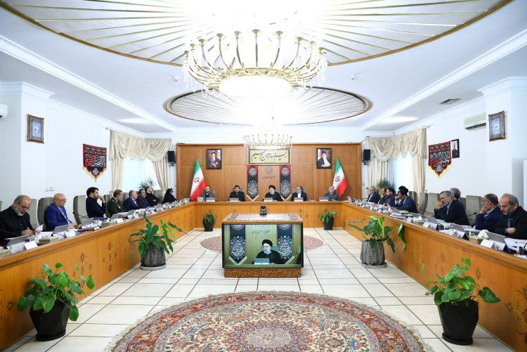 افزایش تولید نفت به واسطه تلاش متخصصان و کارکنان تلاشگر شرکت نفت، شایسته قدردانی است/ اعمال محدودیت برای سکوهای فناوری راه‌حل صحیح مواجهه با تخلفات نیست/ قدردانی از خدمات آقای سجادی در دوره تصدی وزارت ورزش و موفقیت‌های کسب شده در این دوره