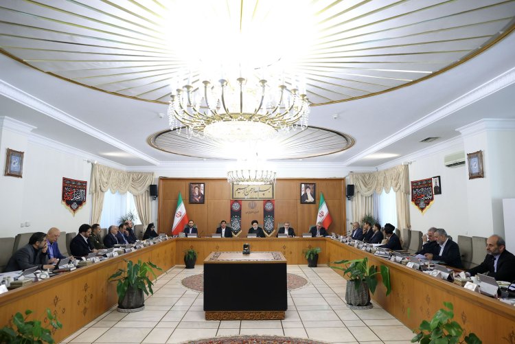 دستگاه‌های مسئول به منظور اطلاع و رفع نیازهای تولیدکنندگان با آنان ارتباط منظم داشته باشند/ یکی از راه‌های اصلی حفظ حرمت خون شهدا رسیدگی به امور مردم است/ قدردانی از تلاش‌گران عرصه خبر که در قاب تصویر حضور ندارند
