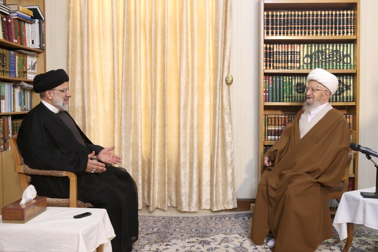 آیت‌الله العظمی مکارم شیرازی: خدمات و فعالیت‌های شبانه‌روزی دولت برای رفع مشکلات کشور شایسته تقدیر است/ تاکید بر تبیین دقیق و به‌هنگام دستاوردهای دولت برای آگاهی مردم و ایجاد امید در جامعه/ دکتر رئیسی: اگر مشکلات آغاز فعالیت دولت نبود، اثرات گشایش‌های انجام شده زودتر به سفره مردم می‌رسید/ به دنبال اداره کم‌هزینه دولت و تخصیص منابع مالی به پروژه‌ها و طرح‌های اولویت‌دار هستیم
