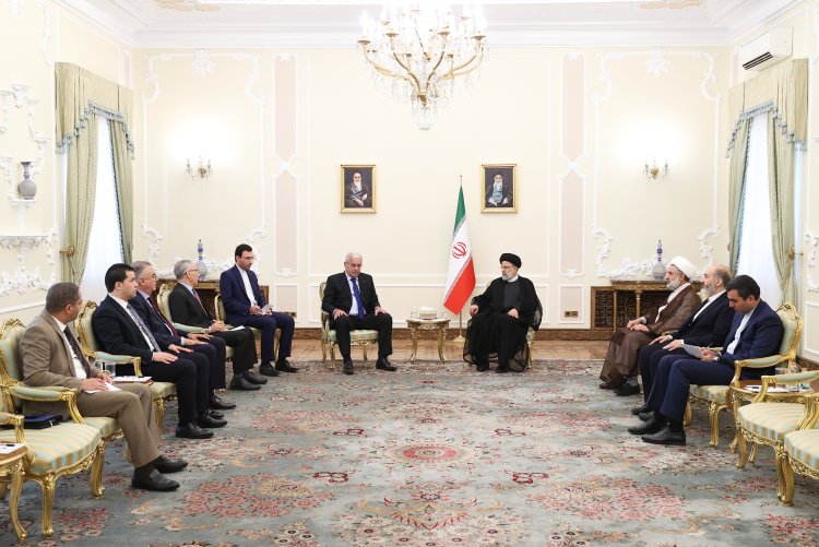 دکتر رئیسی: تهیه نقشه راه و فعال شدن کمیسیون مشترک نقش موثری در تسهیل فرآیند گسترش تعاملات ایران و الجزایر دارد/ دو کشور می‌توانند همکاری‌های بین‌المللی مفیدی به نفع ملت‌های خود و جهان اسلام داشته باشند/ رئیس مجلس الجزایر: ایران قدرتی محوری است که قدرتمندتر شدن آن، تقویت بیشتر امت اسلامی را در پی دارد/ تاکید بر ضرورت انسجام بیشتر کشورهای اسلامی برای جلوگیری از تکرار اهانت‌ها به ارزش‌های مسلمانان