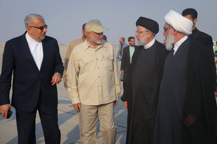 دکتر رئیسی وارد شهرستان عسلویه شد