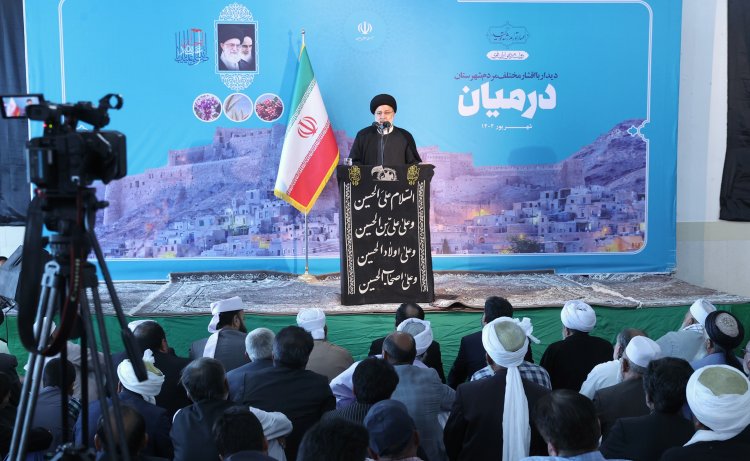 اتحاد اقوام مختلف حول نام امام حسین نویدبخش عصر ظهور و شکل‌گیری تمدن متکی بر ارزش‌های الهی است/ قدرت امروز ایران به برکت خون شهدا و مردم حاضر در صحنه‌ای است که امام حسین را الگوی خود قرار داده‌اند/ مدیریت تنش آبی،‌ گازرسانی کامل به مناطق شهری و روستایی و ساخت مسکن از جمله خدمات دولت مردمی به درمیان