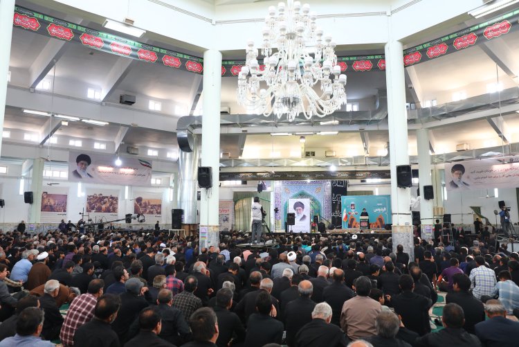 دشمن در برابر باور عمیق قلبی و حضور مردم در میدان راهی جز ناامیدی ندارد/ مستکبران برخلاف ادعاهای خود و گسترش ابزار ارتباطات، اجازه تفکر آزاد را به افراد نمی‌دهند/ تجلیل از عاشورا باید با تحلیل همراه باشد