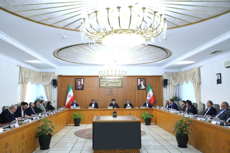 بخش‌های اجرایی اقدامات خود را از منظر شعار سال رصد و بازنگری کنند/ طرح برخی اتهامات ناروا در ارتباط با مولدسازی غیرمنصفانه است/  25 شهریور جلوه دلدادگی مردم دین‌مدار به امام رضا (ع) بود