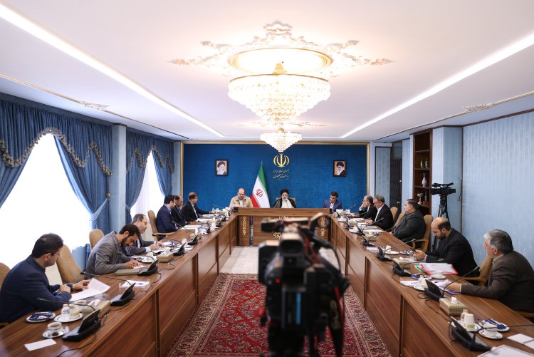 تامین منابع مالی نوسازی شرکت ایران‌تایر/ افزایش ظرفیت تولید چادر شرکت نساجی حجاب شهرکرد به 26 میلیون متر با اعطای تسهیلات/ رفع بلا تکلیفی دو دهه‌ای اجرای طرح ملی جزیره گردشگری آشورا‌ده/ واگذاری کامل قلعه فلک‌الافلاک خرم‌آباد به وزارت میراث فرهنگی و گردشگری تا پایان سال
