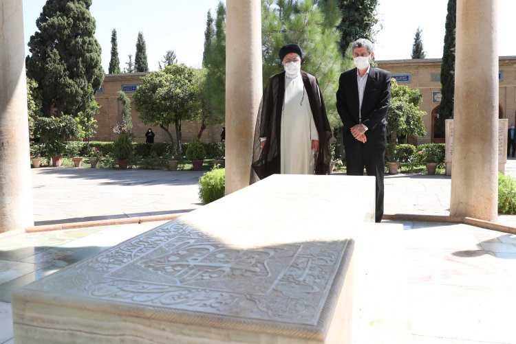 لسان‌الغیب، دُرّ یگانه فرهنگ و ادب ایران‌زمین و افتخار همه فارسی‌زبانان/ فرارفتن دامنه نفوذ آثار حافظ از فرهنگ و زبان فارسی/ درون‌مایه شعر حافظ عمیقاً با ارزش‌های فطری انسانی گره خورده است
