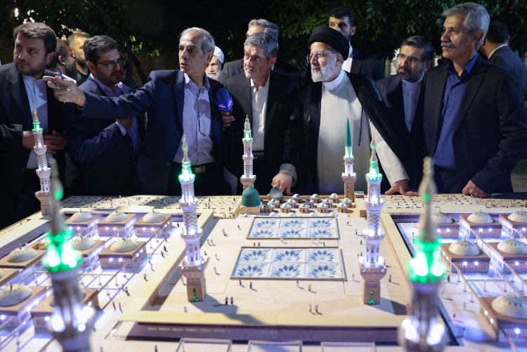 بازدید دکتر رئیسی از نمایشگاه صنایع دستی شاخص استان فارس
