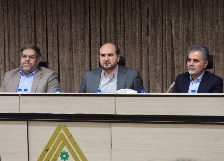 پرداخت تسهیلات 14همتی صندوق کارآفرینی امید برای ایجاد اشتغال/ تمرکز ویژه بر اشتغال‌های خرد و خانگی/ تسهیل در فرایند پرداخت تسهیلات صندوق کارآفرینی امید در مناطق محروم
