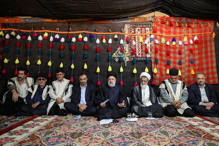 عشایر مولدترین بخش از جمعیت کشورند/ تجلیل از ایستادگی همیشگی عشایر در مقابل ظلم و حضور درخشان در عرصه پاسداری از انقلاب اسلامی/ رفع مشکلات عشایر از جمله ایل‌راهها و ایجاد فرصت‌های شغلی مناسب برای جوانان این قشر مورد توجه دولت است