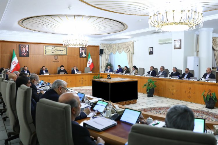معاون اجرایی اقدامات لازم را برای هماهنگی دستگاه‌ها در اجرای سیاست‌های مصوب به عمل آورد/ وتوی قطعنامه آتش‌بس در غزه سند دیگری از نقش مستقیم آمریکا در کشتار مردم غزه بود/ گزارش معاون علمی ریاست جمهوری از تولید یک داروی خاص شیمی درمانی در کشور