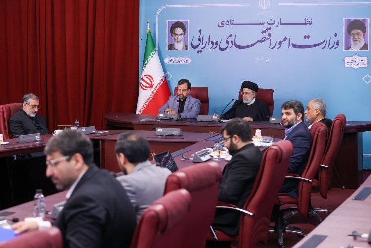 استقلال اقتصادی کشور نیازمند «مدیریت کارآمد و تحول‌خواه» در این وزارتخانه است/ ایجاد سامانه‌های شفافیت و نظارت از اقدامات موثر وزارت اقتصاد برای سالم‌سازی نظام اقتصادی/ «تلاش برای افزایش سرمایه‌گذاری» و «افزایش بهره‌وری» دو ماموریت مهم وزارت امور اقتصادی دارایی/ 7 دستور رئیس جمهور به مدیران وزارت اقتصاد برای ارتقای عملکرد نظام اقتصادی کشور
