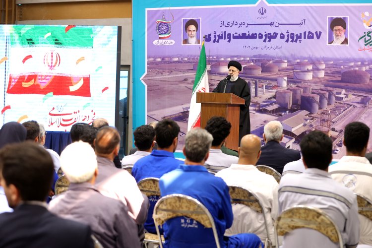 یکی از جلوه‌های مهم استقلال کشور، استقلال اقتصادی است/ افتتاح واحدهای صنعتی و تولیدی گام مهمی در جهت ارتقای استقلال سیاسی کشور محسوب می‌شود/ امروز عنوان ایران پیشرفته و فنآور زیبنده ایران اسلامی است