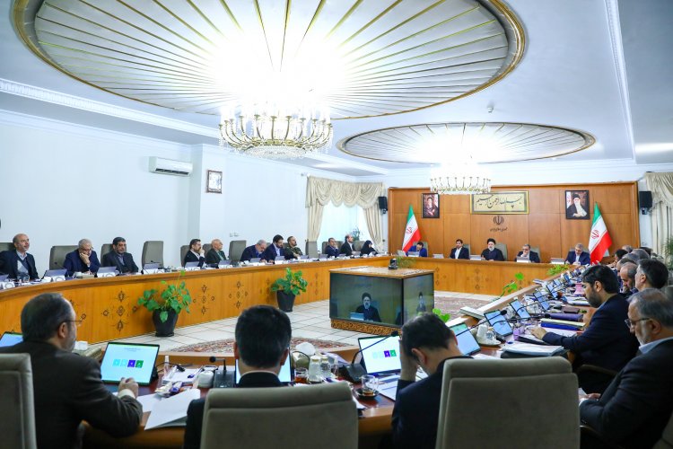 تاکید دکتر رئیسی بر تجدیدنظر در انتصاب مدیران پروازی و غیربومی/ گزارش وزیر راه از رکوردشکنی آمار ترانزیت کشور/ خبر وزیر صمت درباره تولید اولین خودروی ایرانی در تراز جهانی
