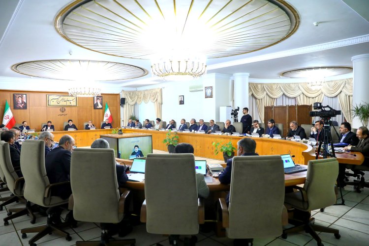تاکید دکتر رئیسی بر تقویت رصد و نظارت بر بازار عمده و خرده‌فروشی/ گزارش وزیر راه و شهرسازی از اقدامات صورت گرفته برای بالفعل شده ظرفیت‌های اقتصاد دریایی/ هشدار وزیر خارجه به ریاکاری آمریکایی‌ها در سخن گفتن توأمان از آتش‌بس و ترغیب صهیونیست‌ها در حمله به رفح