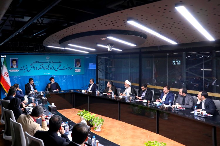 معاونت علمی نقش موثری در شتاب‌دهندگی به دستگاه‌های مختلف کشور و همچنین ایجاد و توسعه زنجیره فعالیت‌های دانش‌بنیان دارد/ نگاه معاونت علمی باید به تامین نیازهای کشور و توأمان تلاش برای عقب نماندن از قافله علمی جهانی باشد/ ضرورت کمک به توانمندسازی بخش خصوصی و حمایت‌گری و تسهیل‌گری فعالیت‌های دانش‌بنیان
